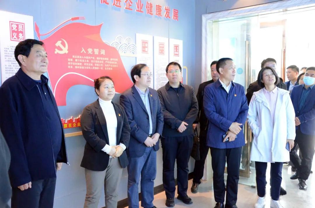 全省“两新”组织党建交流观摩组莅临大张公司调研交流(图1) 全省“两新”组织党建交流观摩组莅临大张公司调研交流(图1)